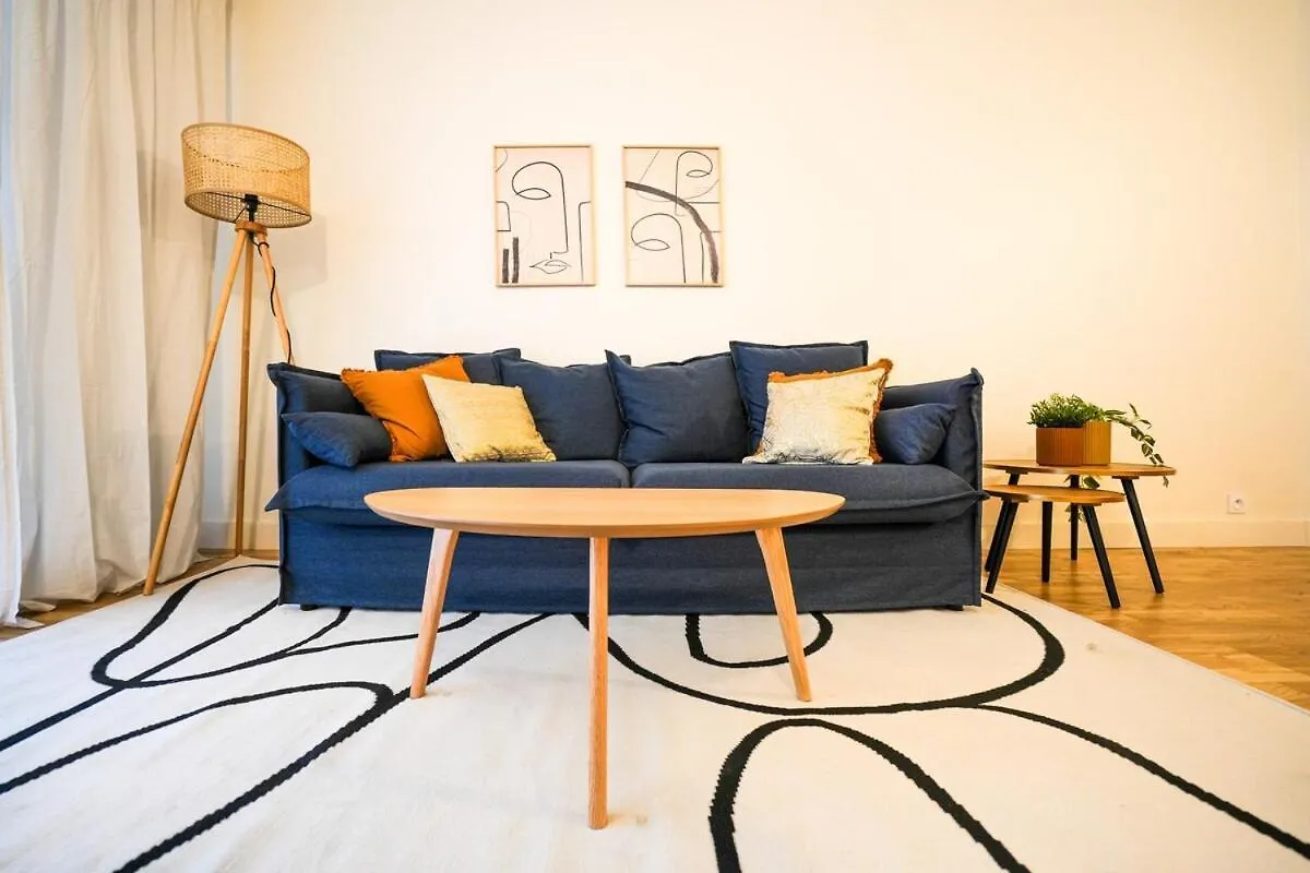Cozy Apartment In Paris 15 & Eiffel Tower